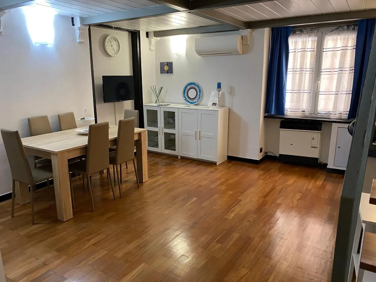 Apartment Vacanza Al Ponte Reale Genua