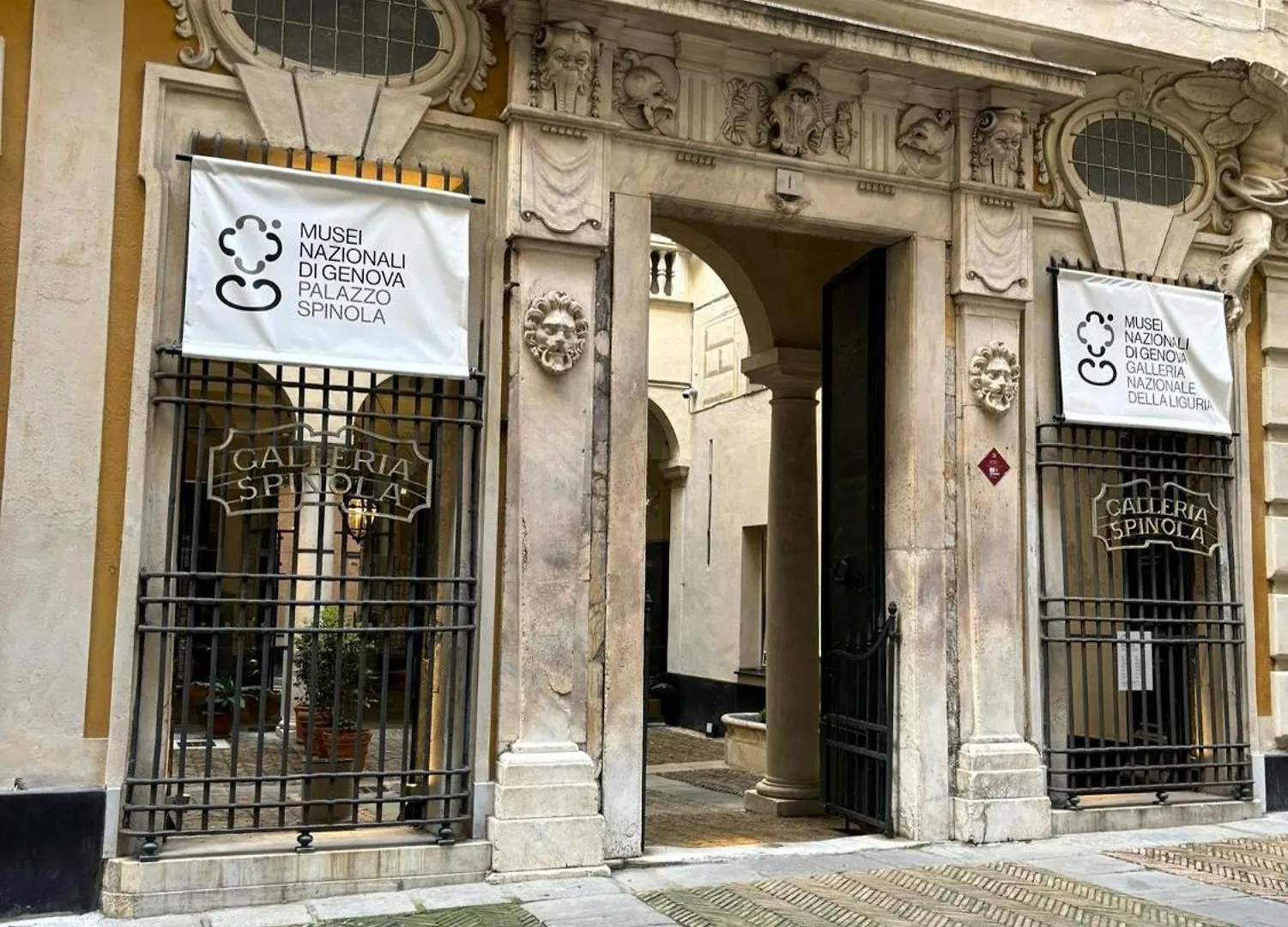 Apartment Vacanza Al Ponte Reale Genoa Italy