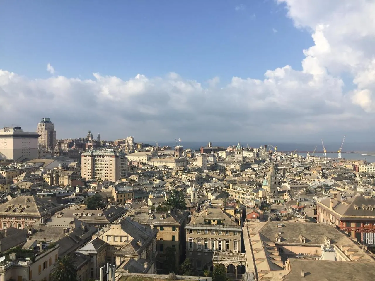 Apartment Vacanza Al Ponte Reale Genoa Italy